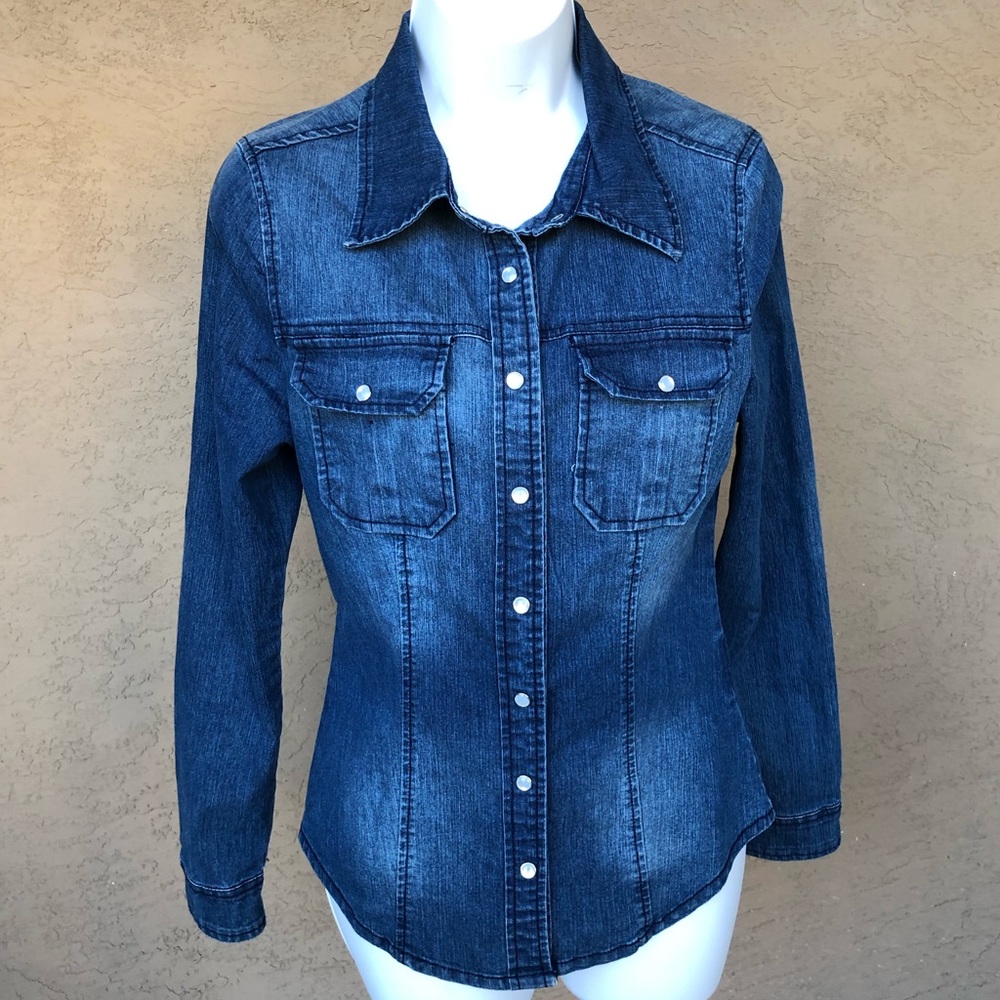 Love Culture, Denim Shirt, size M, snap closures and two front pockets.